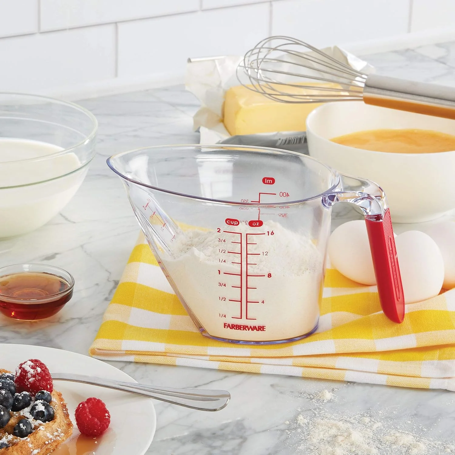 2-Cup Angled Measuring Cup - Image 2