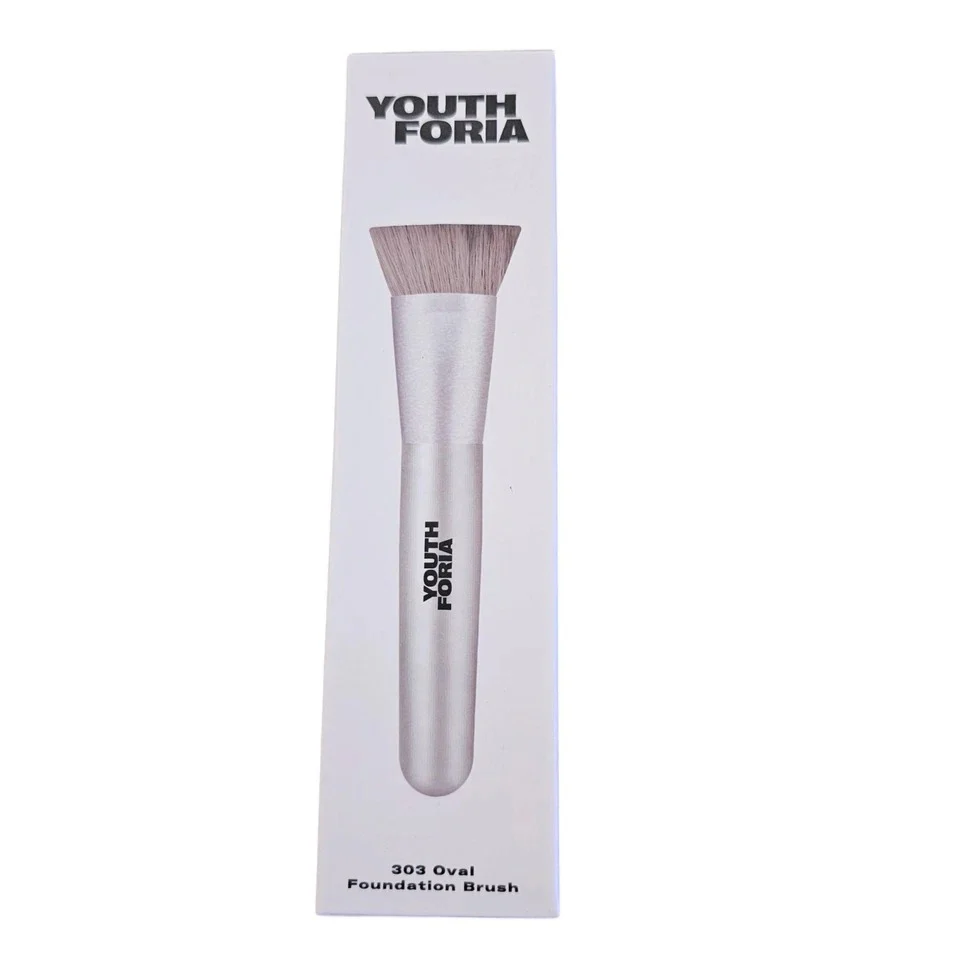 303 Oval Foundation Brush - Image 2