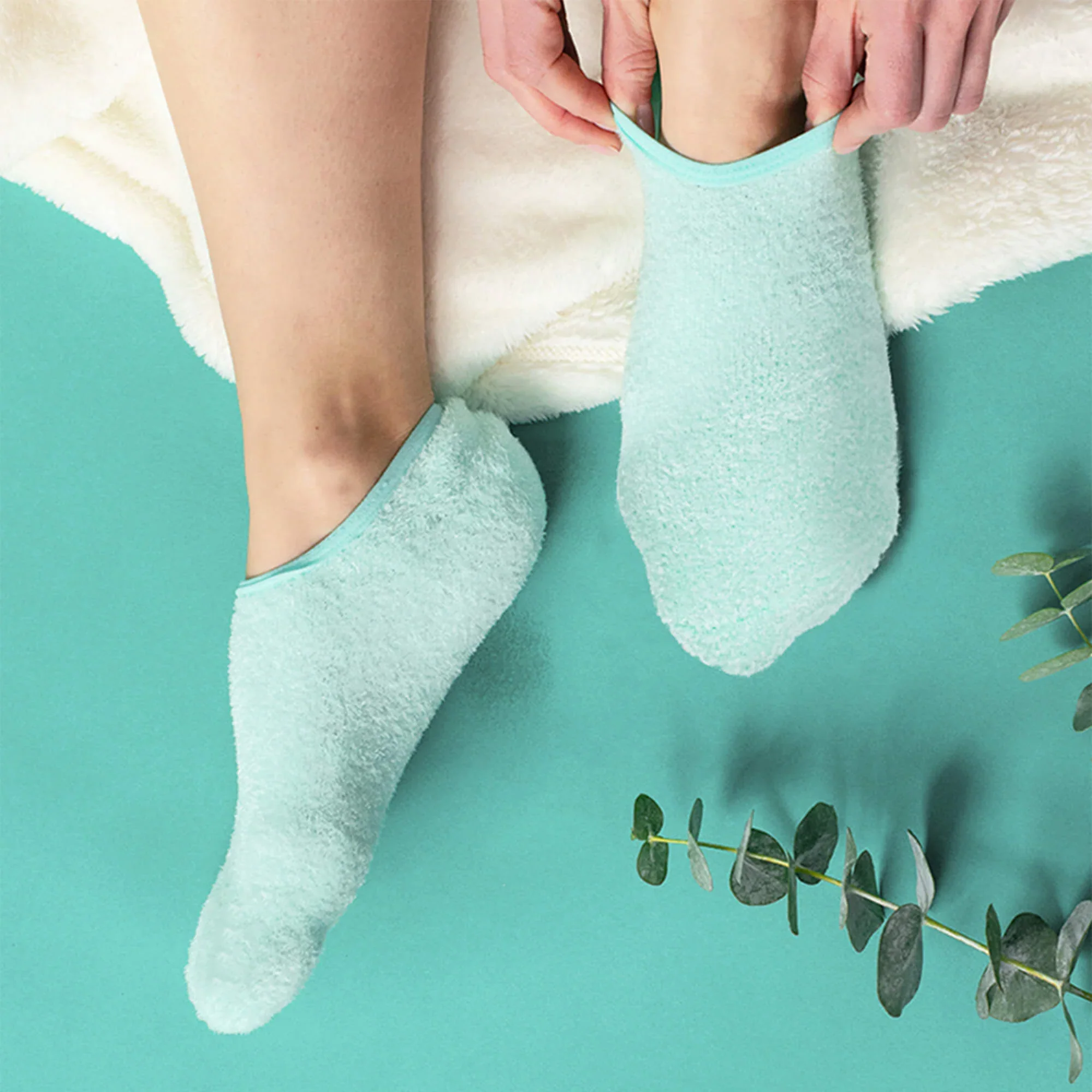 Aloe-Infused Socks in Teal - Image 2