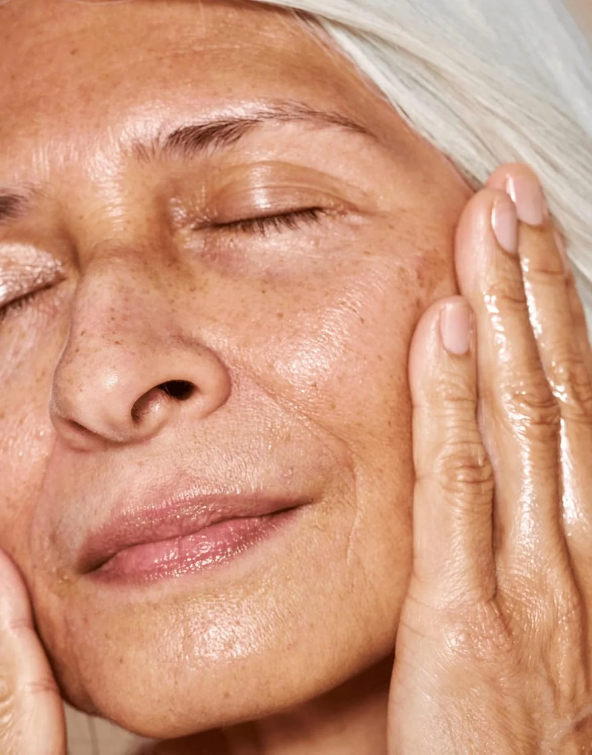 Essential Hydrating Oil - Image 4