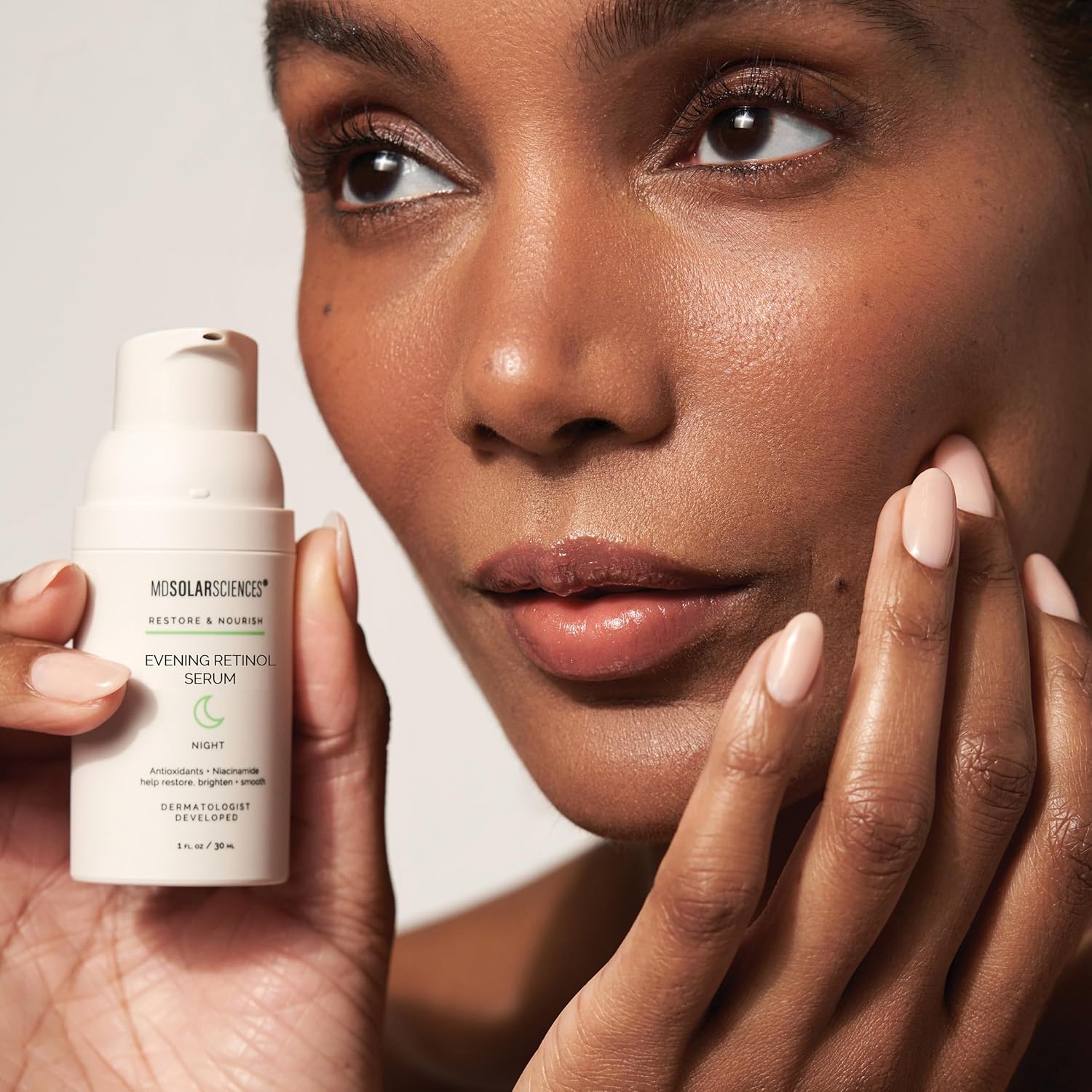Evening Retinol Moisturizing Serum - Image 3
