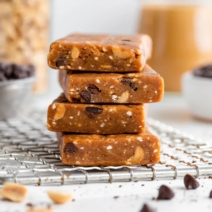 Peanut Butter Chocolate Chip Macrobar (12 Pack) - Image 4