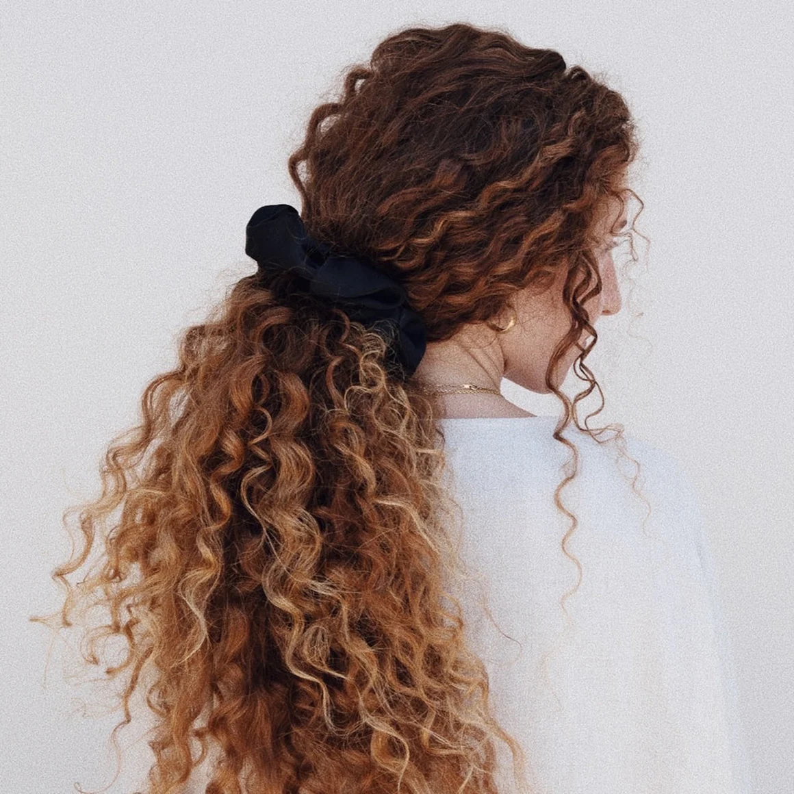 Hidden Pocket Scrunchie Hair Elastic - Image 4