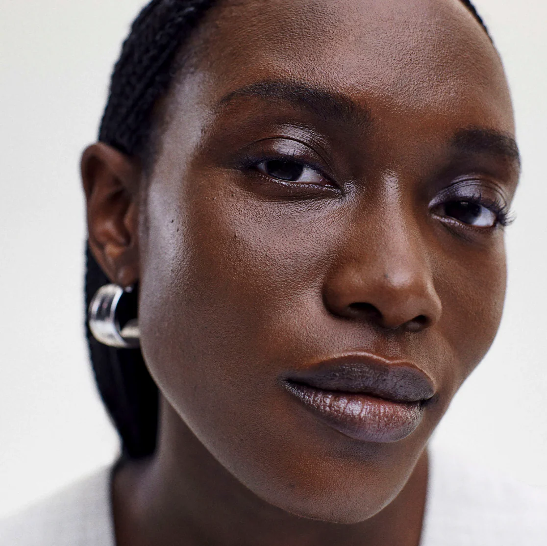 Minimalist Perfecting Complexion Foundation & Concealer Stick - Umber - Image 4