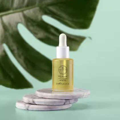Organic Nourishing Facial Oil with Rosehip - Image 3