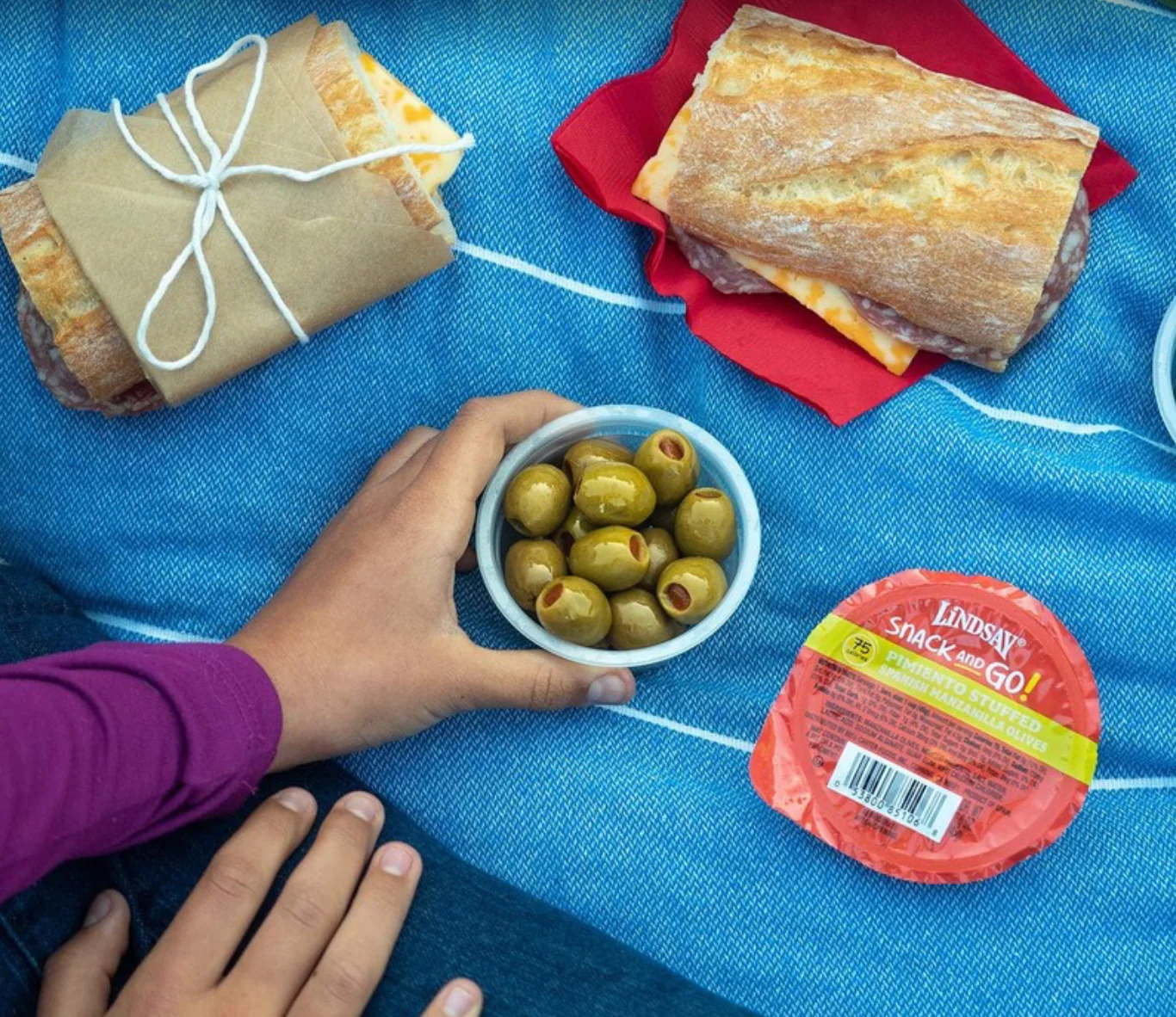 Pimiento Stuffed Spanish Manzanilla Olives To Go (4 CT) - Image 4