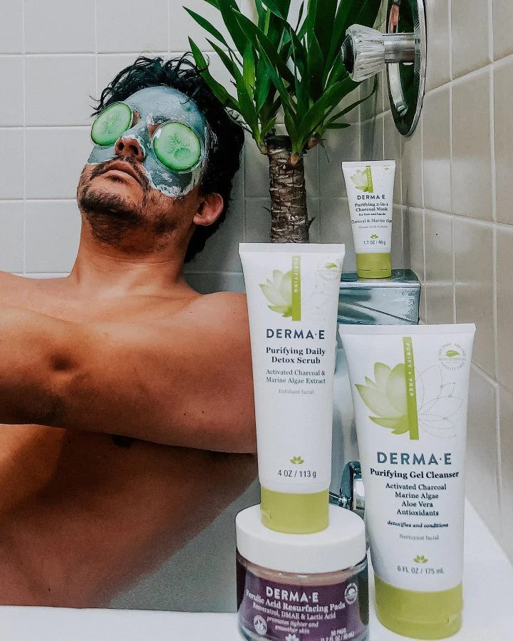 Purifying Gel Cleanser - Image 3