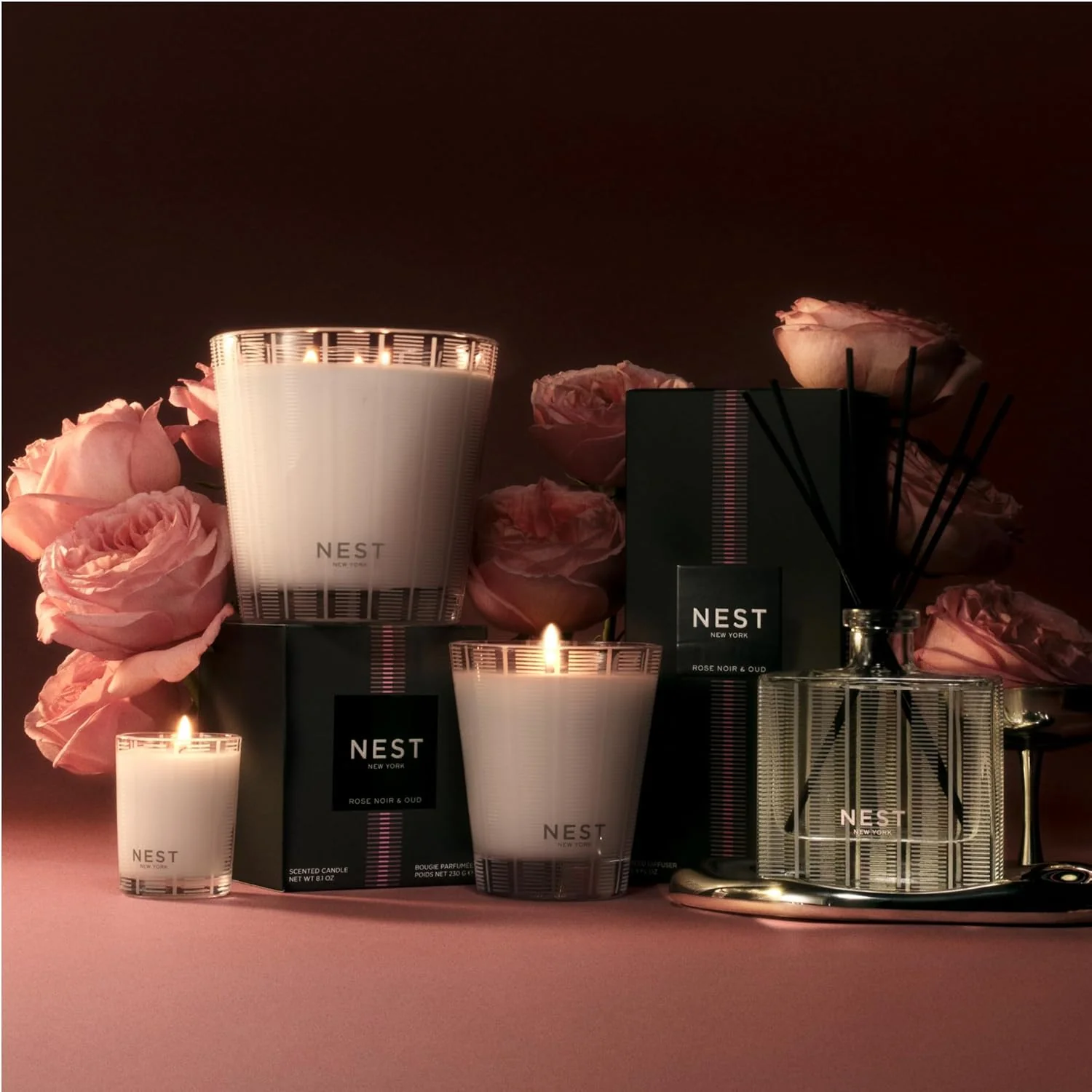 Rose Noir & Oud Scented Classic Candle - Image 2
